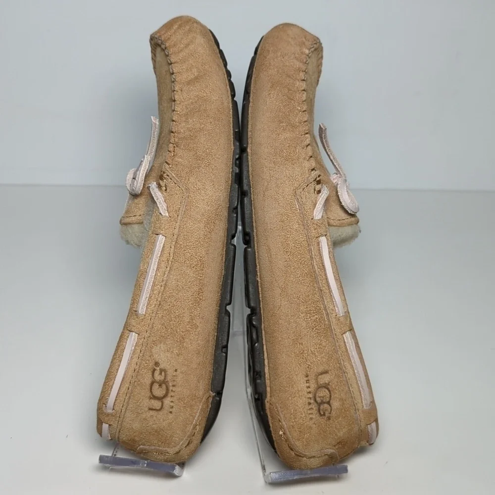 UGG Dakota suede sheepskin moccasin slippers woman's size 6 EU 37